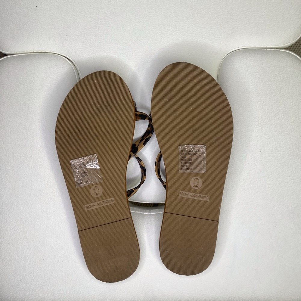 Women’s Animal Print Sandals. - Picture 3 of 5